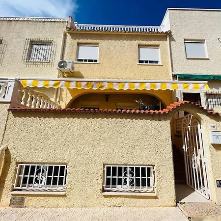 Дом отдыха Sunny, South-facing & Welcoming